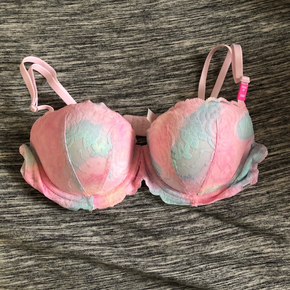 VS Pink bra